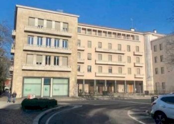 Appartamento piazza Emanuele Filiberto Duca d'Aosta, 8, Pavia - foto 4