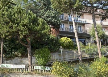 Facciata - Stabile - Palazzo via Roma, Loiano - foto 3