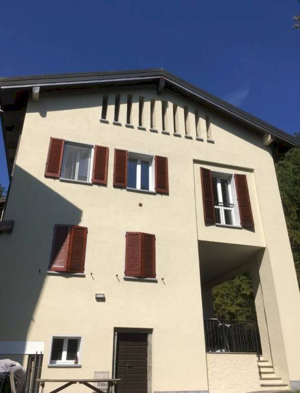 Villa via Enea Sacconaghi, Comerio - foto 2