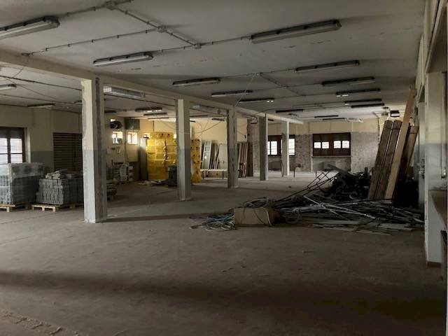 LOCALE COMMERCIALE - Shop via Tommaso Giustetto, Pinerolo - photo 2