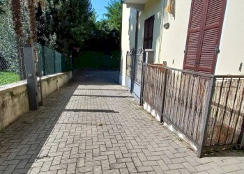 Monolocale via Giacomo Matteotti, 19, Maccagno con Pino e Veddasca - foto 9