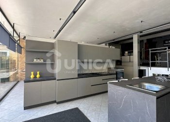 photo_35_2023-11-28_11-39-05.jpg - Show room Via Giuseppe Zanardelli 68, Concesio - foto 4