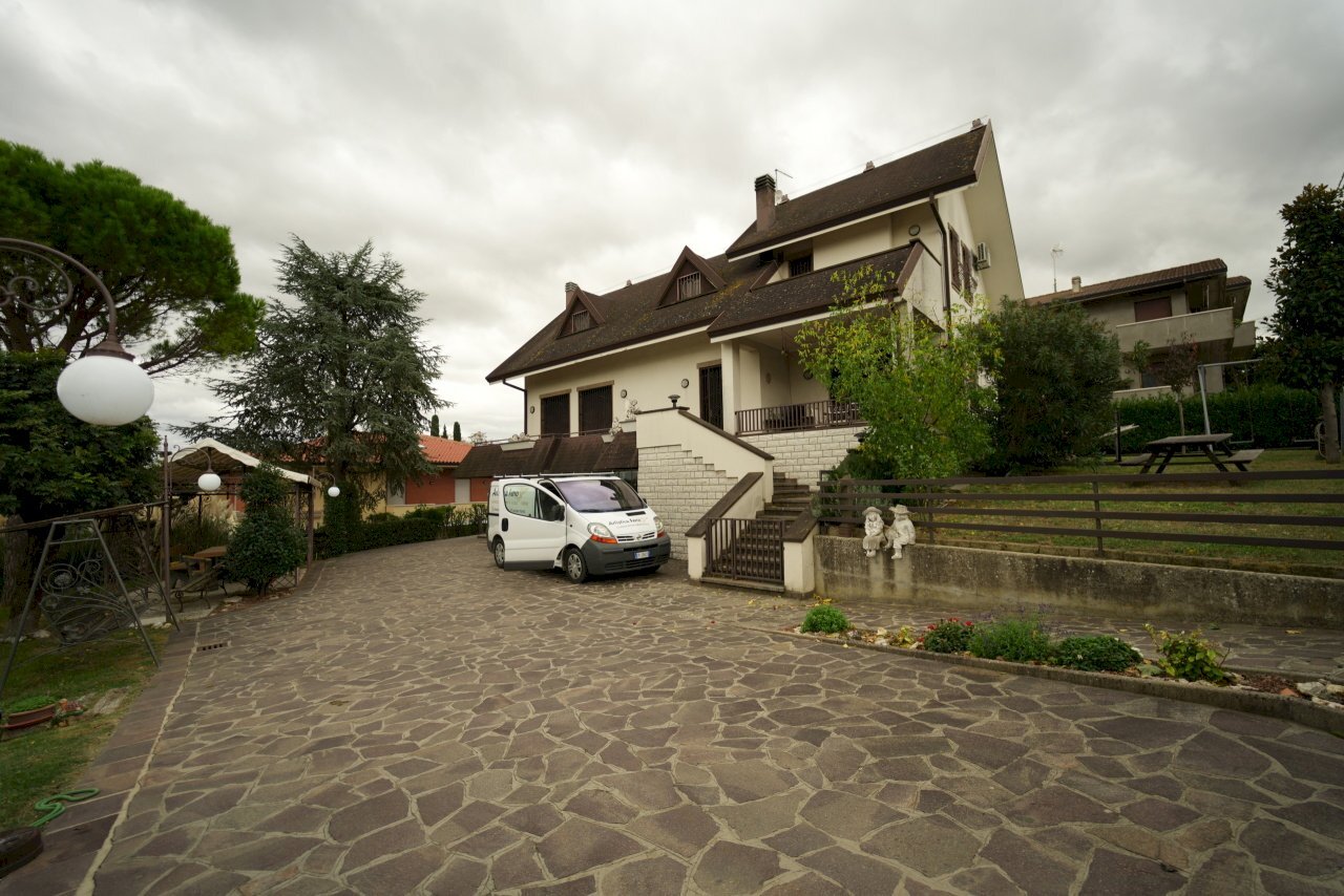 DSC05571.JPG - Villa Via I° Maggio 1, Coriano - foto 2