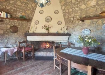 WhatsApp Image 2023-07-19 at 10.59.28 (2).jpeg - Porzione di casa Massa Martana - foto 26