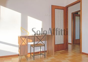 camera da letto - Quadrilocale Giussano - foto 19