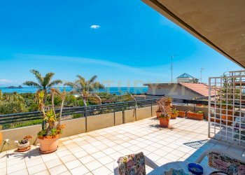 DSC09654.jpg - Villa Via G. Pezzana 9, Aci Castello - foto 3