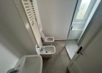 Bagno - Quadrilocale via Spartaco, 38, Milano - foto 3