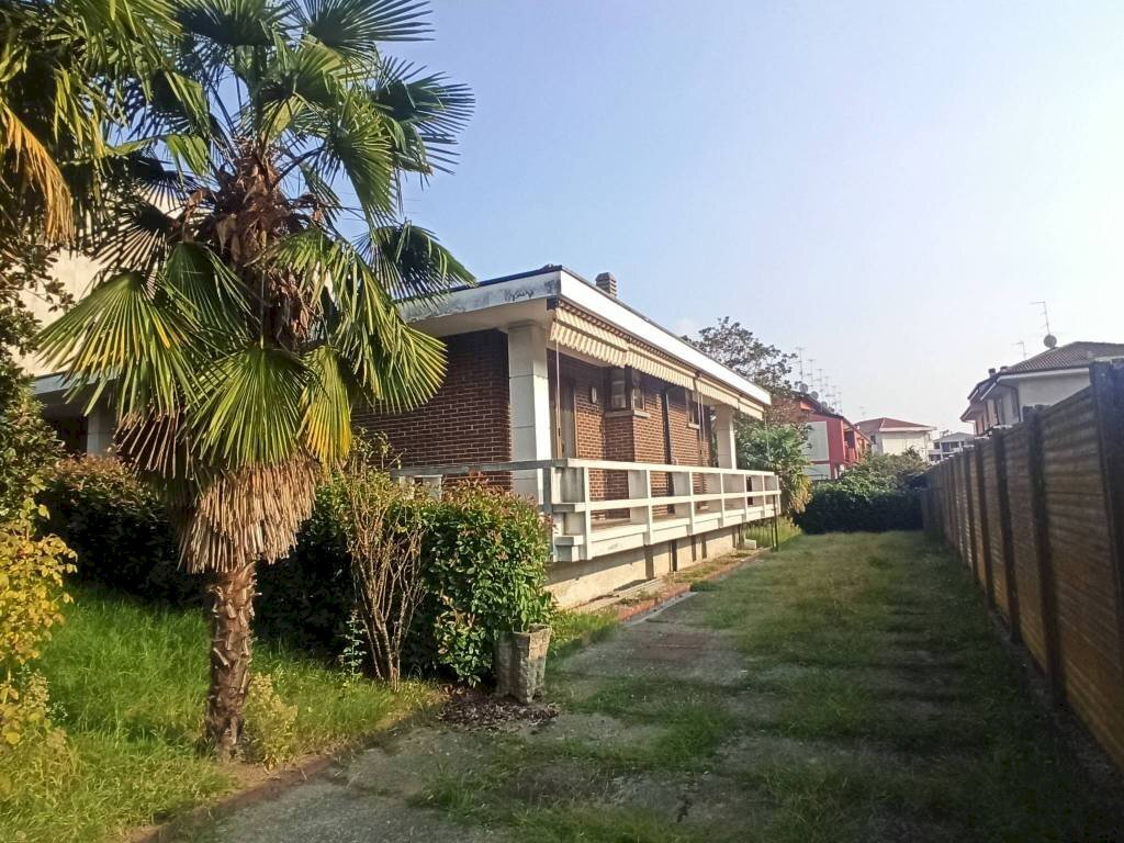 Giardino - Villa via Novara, 87/d, Trecate - foto 2