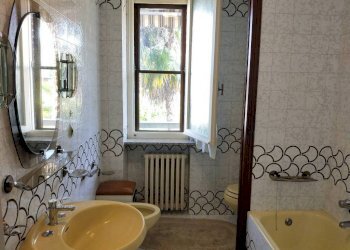 Bagno con vasca - Villa via Novara, 87/d, Trecate - foto 16