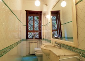 BAGNO 2 - Via Giacinto Gigante 2, Napoli - photo 15