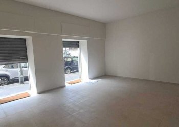 Interno - Commercial Premises Via Appia Nuova 287, Roma - photo 6