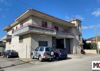 Locale Commerciale Mondragone - foto 1