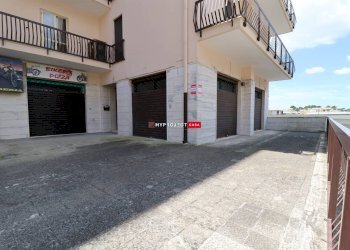 Negozio Viale Della Libertà, Martina Franca - foto 1