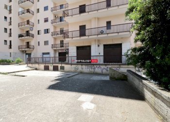 Negozio Viale Della Libertà, Martina Franca - foto 2