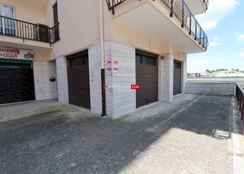 Negozio Viale Della Libertà, Martina Franca - foto 3