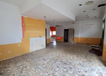 Negozio Viale Della Libertà, Martina Franca - foto 5