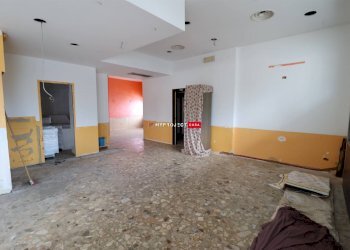 Negozio Viale Della Libertà, Martina Franca - foto 10