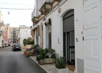 Negozio Via Berardo Leone, Martina Franca - foto 1