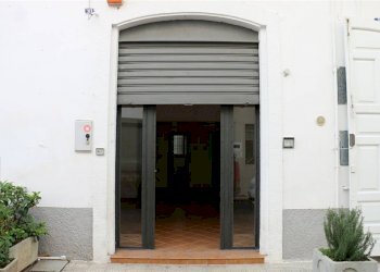 Negozio Via Berardo Leone, Martina Franca - foto 2