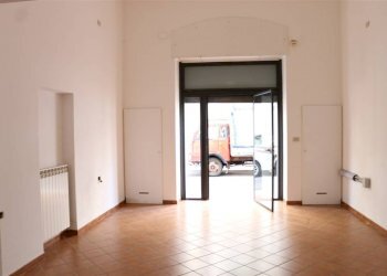 Negozio Via Berardo Leone, Martina Franca - foto 3