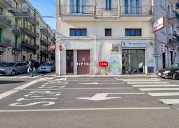 Negozio Viale Europa, Martina Franca - foto 1