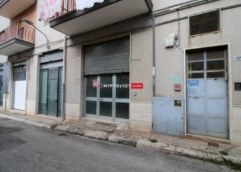 Negozio Via Dei Cedri, Martina Franca - foto 1