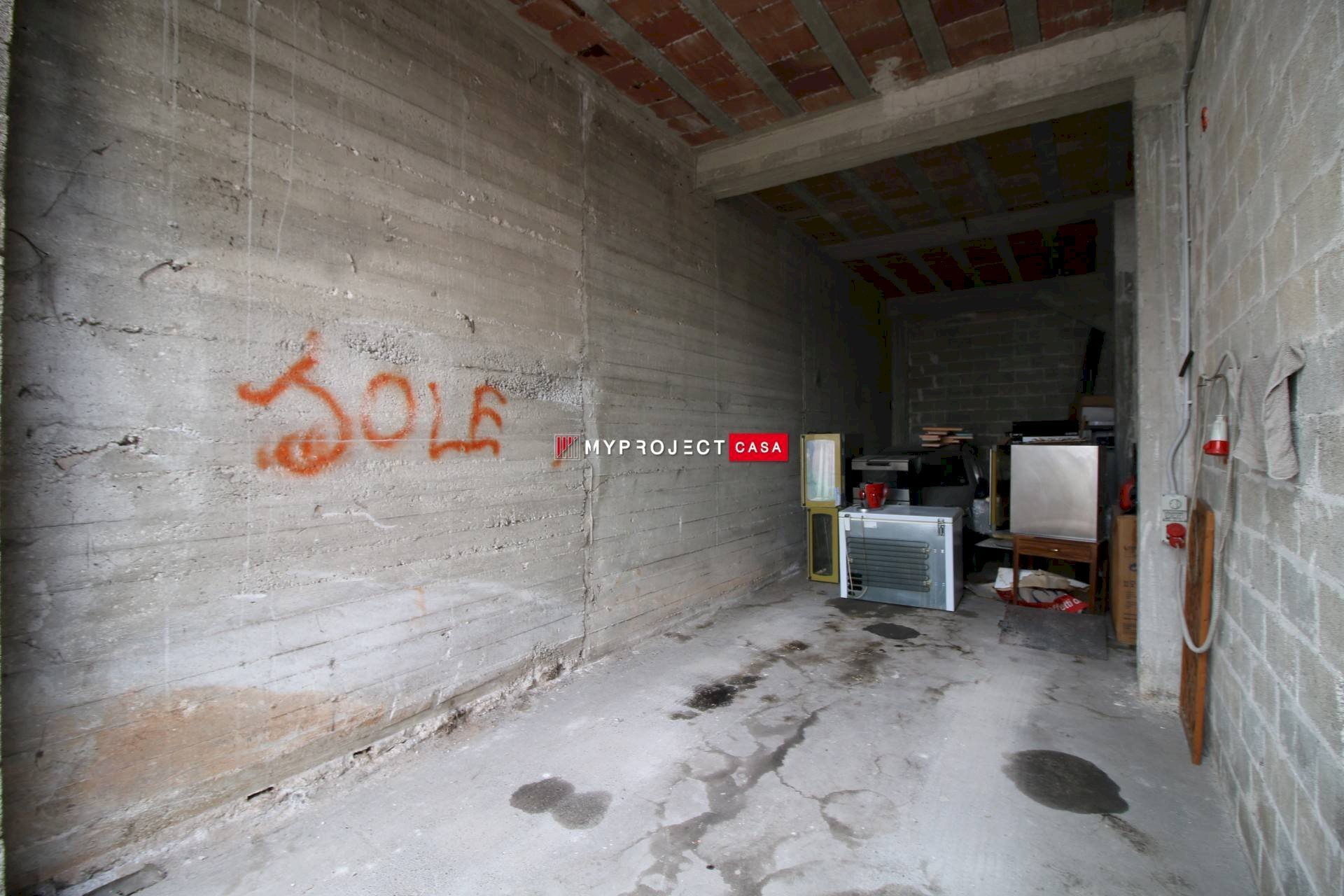 Garage - Parcheggio Viale Alcide De Gasperi, Martina Franca - foto 3