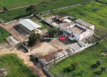 Locale Commerciale Montalbano Di Fasano, Fasano - foto 2