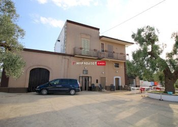 Locale Commerciale Via Case Sparse, Fasano - foto 1