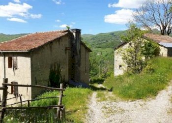 Independent house Frassinoro - photo 1