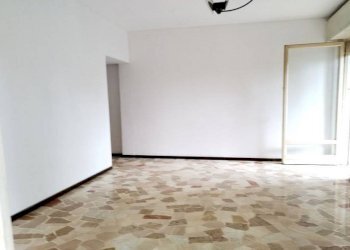 ambienti - Bilocale via Filippo Turati, 23, Cerro Maggiore - foto 3