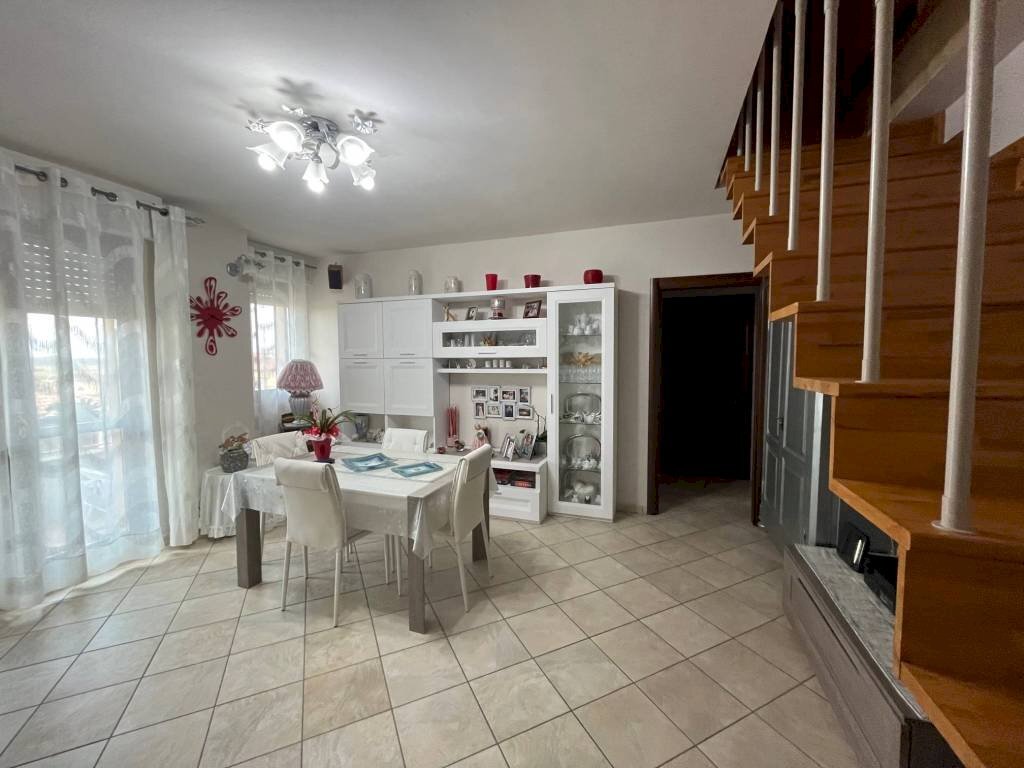 soggiorno - Three-room apartment via del Porto, 249, Carmagnola - photo 3