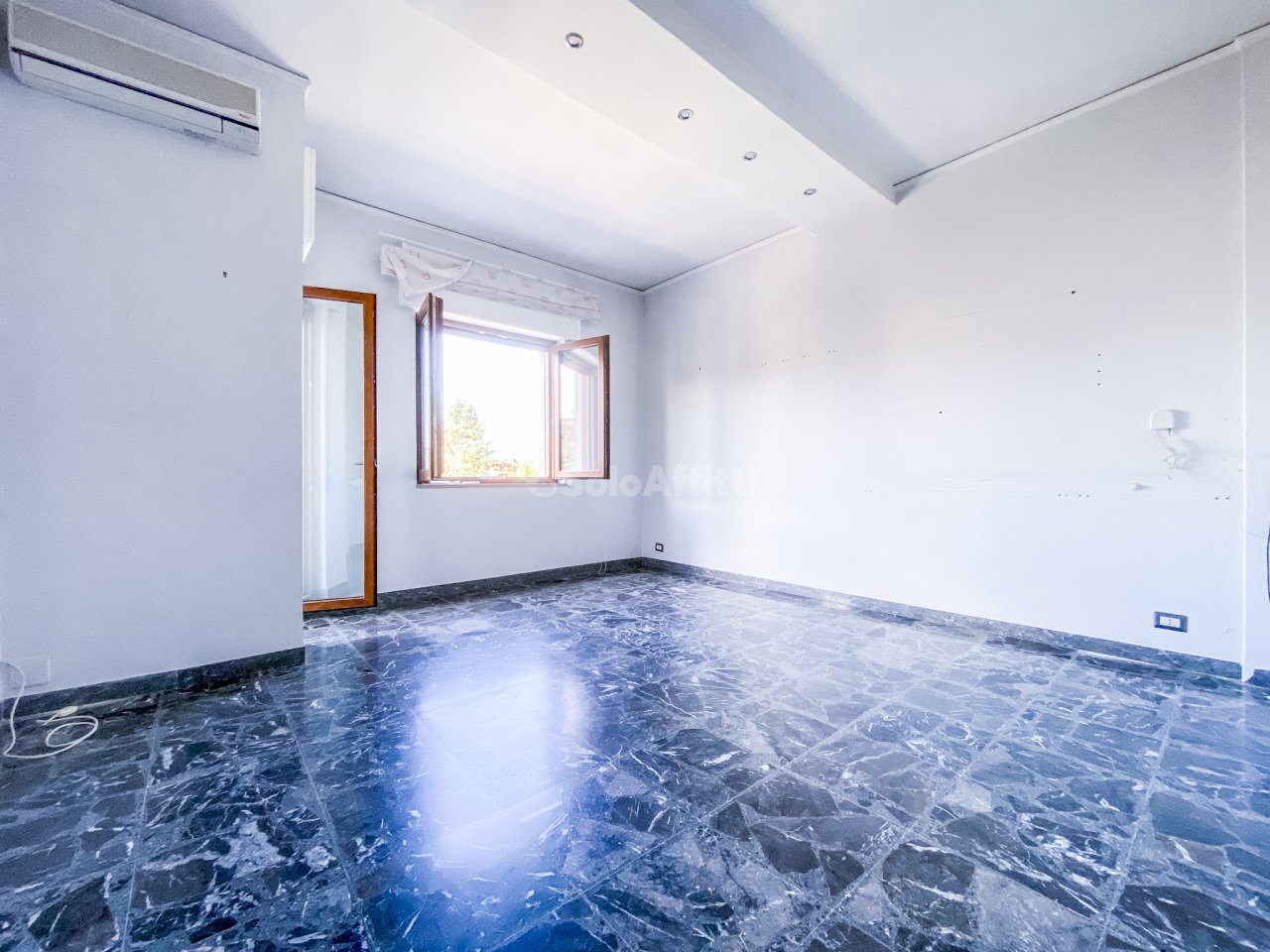 salone - Appartamento Via Pietravalle, Napoli - foto 3