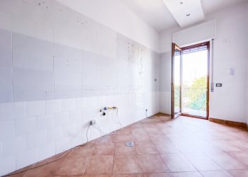 cucina - Appartamento Via Pietravalle, Napoli - foto 10