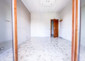 camera da letto - Appartamento Via Pietravalle, Napoli - foto 16