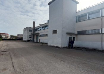 Capannone Via Casamassima, Capurso - foto 1