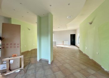 IMG_9698 2.JPG - Locale Commerciale Pietrasanta - foto 2