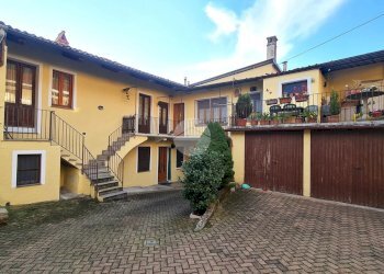 Casa semi indipendente Via Camillo Benso Conte di Cavour, Albiano d'Ivrea - foto 2