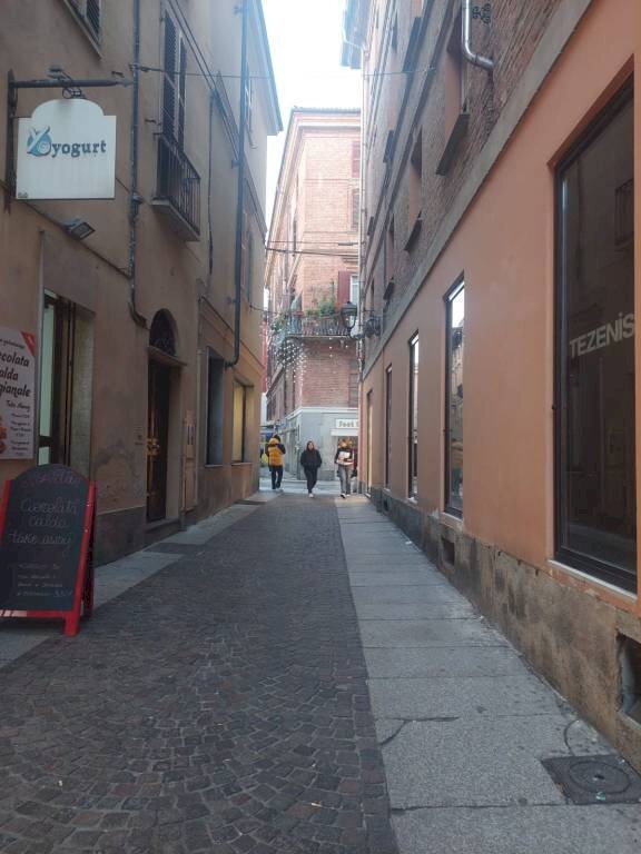 Zona - Shop via Giuseppe Stefano Incisa, Asti - photo 3