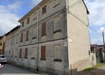 Facciata esterna - Rustico via Beato Gambaro, 1, Cerano - foto 6