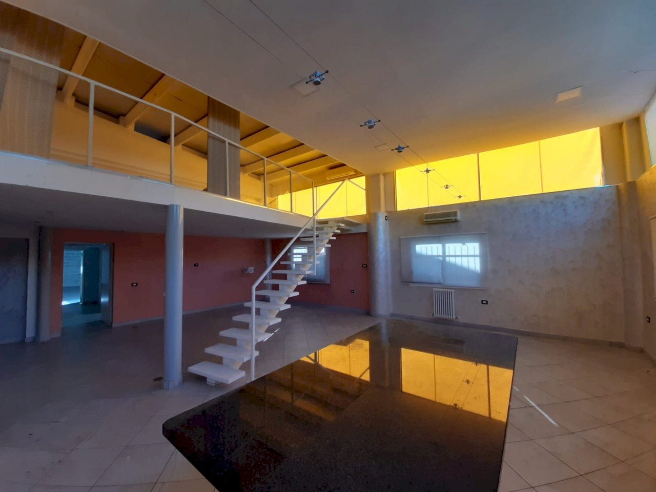 Capannone Cadelbosco di Sopra - foto 1