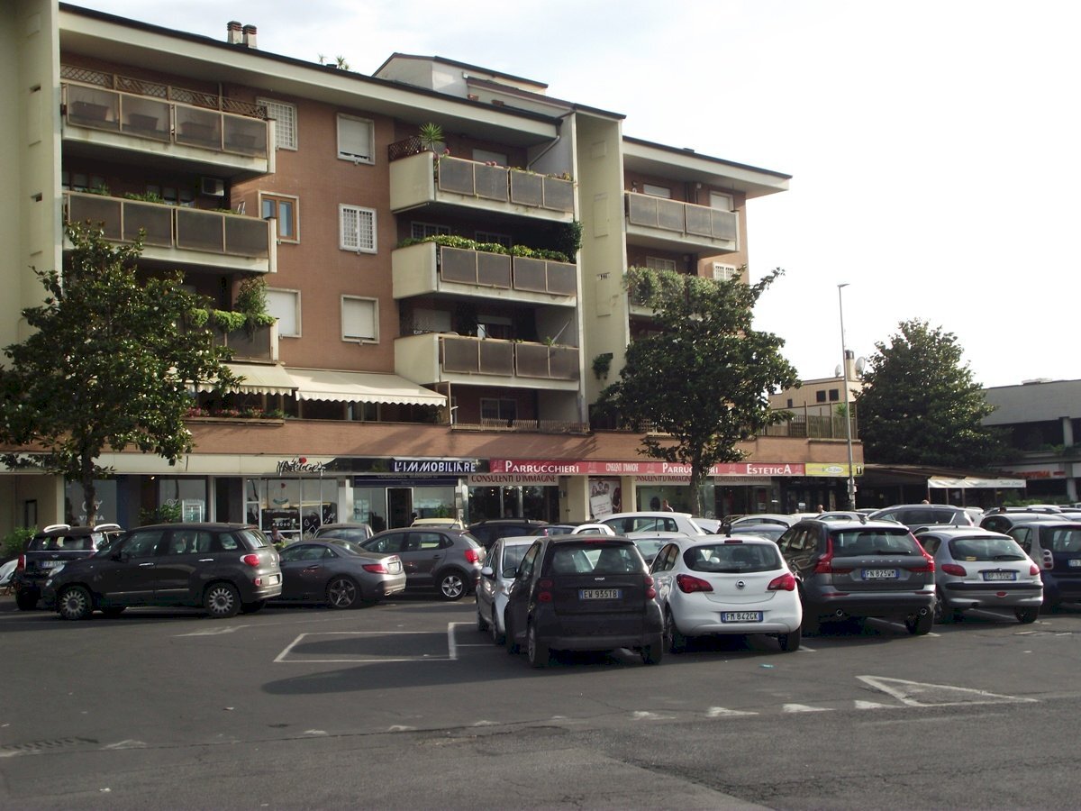 Commercial Premises viale cortina d'ampezzo, Roma - photo 3