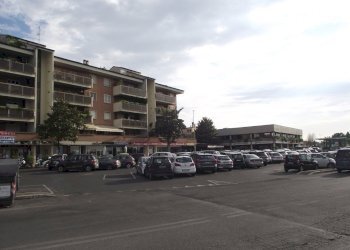 Locale Commerciale viale cortina d'ampezzo, Roma - foto 1