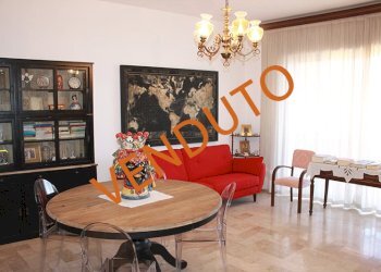 STRINGA SU FOTO - VENDUTO...jpg - Three-room apartment via Macello Vecchio 11, Castellana Grotte - photo 1