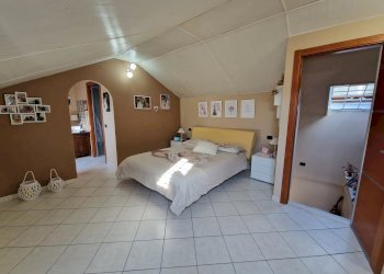 Camera da letto - Appartamento Sant'Andrea di Rovereto, Chiavari - foto 28