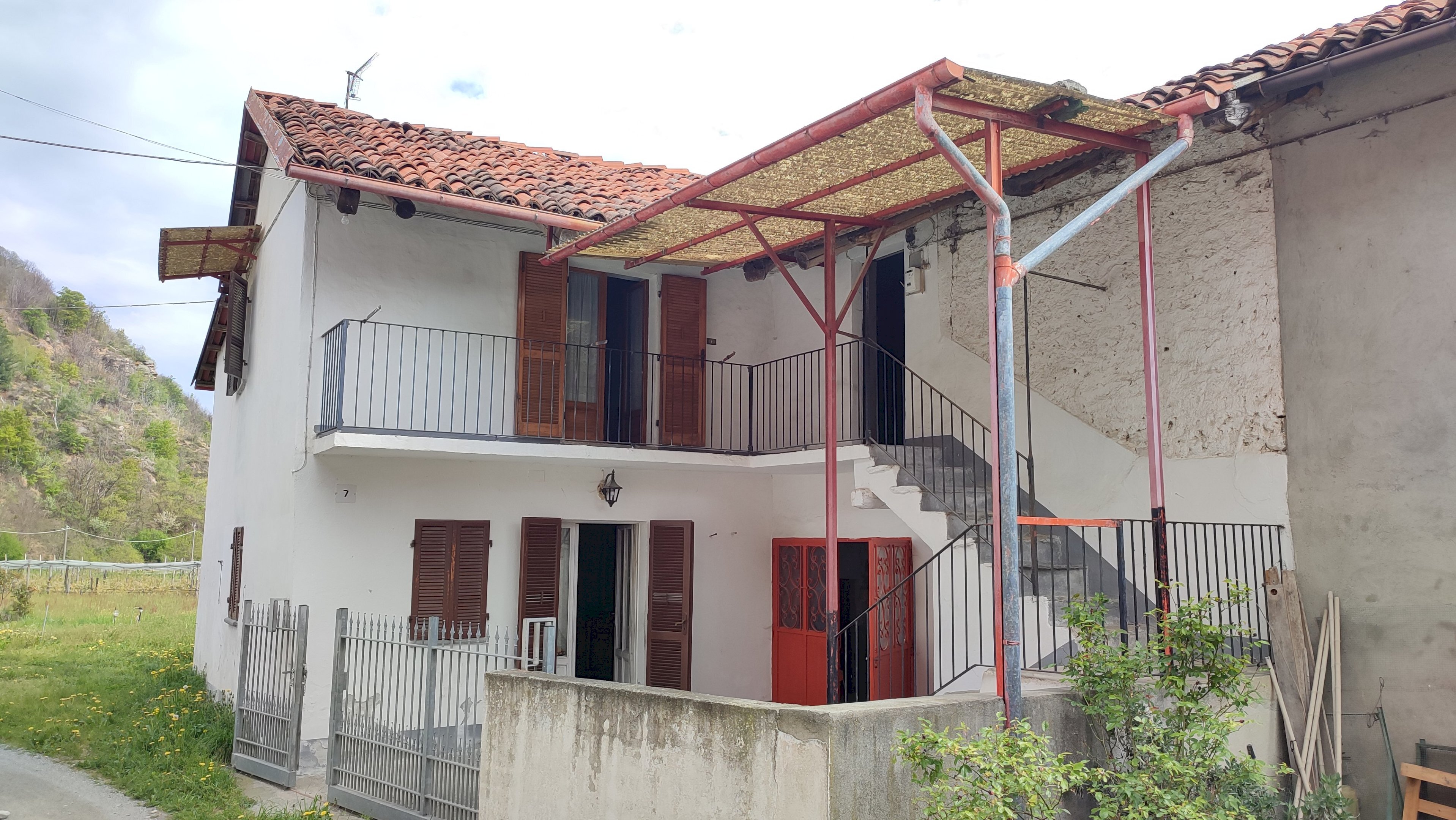 Casa indipendente Via Vecchia Valle, 6, Revello - foto 1