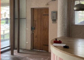 2.jpg - Locale Commerciale Viale Emanuele Razzetti 29, Santo Stefano d'Aveto - foto 3