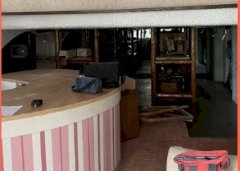 3.jpg - Locale Commerciale Viale Emanuele Razzetti 29, Santo Stefano d'Aveto - foto 4