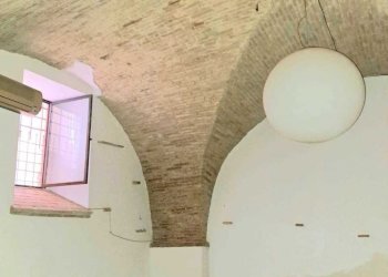 588874c7-057f-4eb4-83e2-3a248fdea4eb.jpg - Locale Commerciale VIA VICO X CAVOUR, Lanciano - foto 2