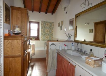 P1080013.jpg - Casa indipendente Scarperia e San Piero - foto 8